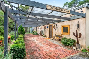 Property grounds - KW Hacienda Escape, Wildlife, Private Retreat (Crafers West)