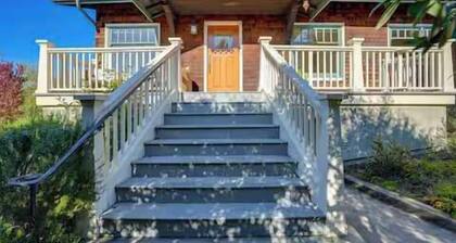 Golden Gate & Sunset Views! Classic Berkeley Home