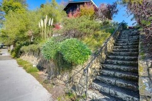 Property grounds - Golden Gate & Sunset Views! Classic Berkeley Home (Berkeley)