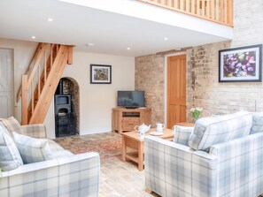 Fireplace - Stearn Cottage-17917 (Bury St. Edmunds)
