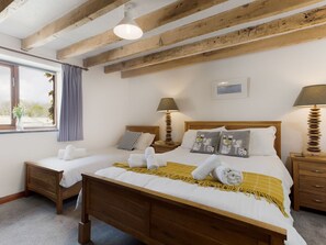 2 bedrooms, free WiFi - 2 bedroom accommodation in Marhamchurch, near Bude (Marhamchurch, near Bude)