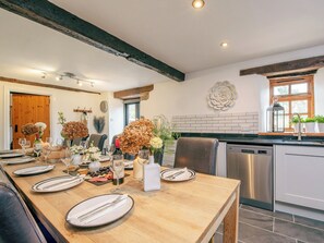 Dining - 3 bedroom accommodation in Wrantage, near Taunton (Wrantage, near Taunton)