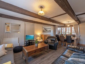 TV - 2 bedroom accommodation in Wrantage, near Taunton (Wrantage, near Taunton)