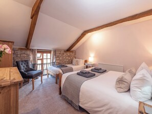 2 bedrooms, free WiFi - 2 bedroom accommodation in Wrantage, near Taunton (Wrantage, near Taunton)