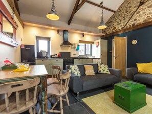 TV - 2 bedroom accommodation in Marhamchurch, near Bude (Marhamchurch, near Bude)