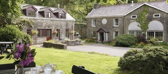 2 Schlafzimmer Unterkunft in Plas Cilybebyll, near Pontardawe