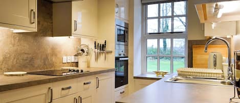 Diskmaskin och barnstol