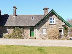 Exterior - 3 bedroom accommodation in Kilmartin, near Lochgilphead (Kilmartin, near Lochgilphead)