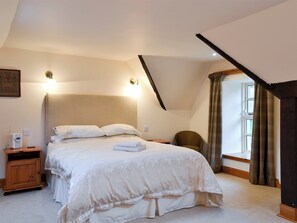 3 bedrooms, free WiFi - 3 bedroom accommodation in Kilmartin, near Lochgilphead (Kilmartin, near Lochgilphead)