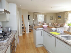 Dishwasher, high chair - 4 bedroom accommodation in Portpatrick (Portpatrick)