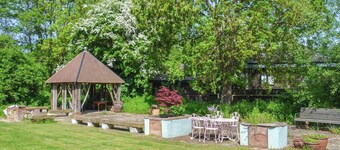 4 bedroom accommodation in Hardham