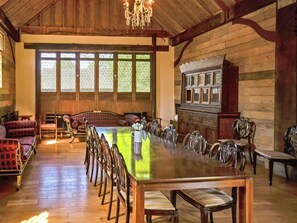 Dining - 4 bedroom accommodation in Hardham (Hardham)