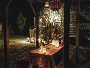 Outdoor dining - 1 bedroom accommodation in Robertsbridge (Robertsbridge)