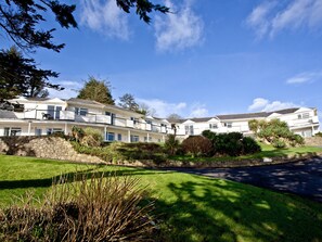 Exterior - Superb sea views from a ground floor apartment, set in tranquil grounds. (Seaton)