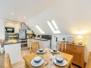 Private kitchen - 2 bedroom accommodation in Seaton (Seaton)