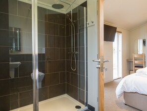 Bathroom - Escape from it all and enjoy a stylish lodge in a beautiful setting. (Hassocks)