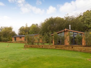 Exterior - Escape from it all and enjoy a stylish lodge in a beautiful setting. (Hassocks)