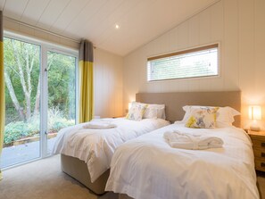 Free WiFi - Escape from it all and enjoy a stylish lodge in a beautiful setting. (Hassocks)