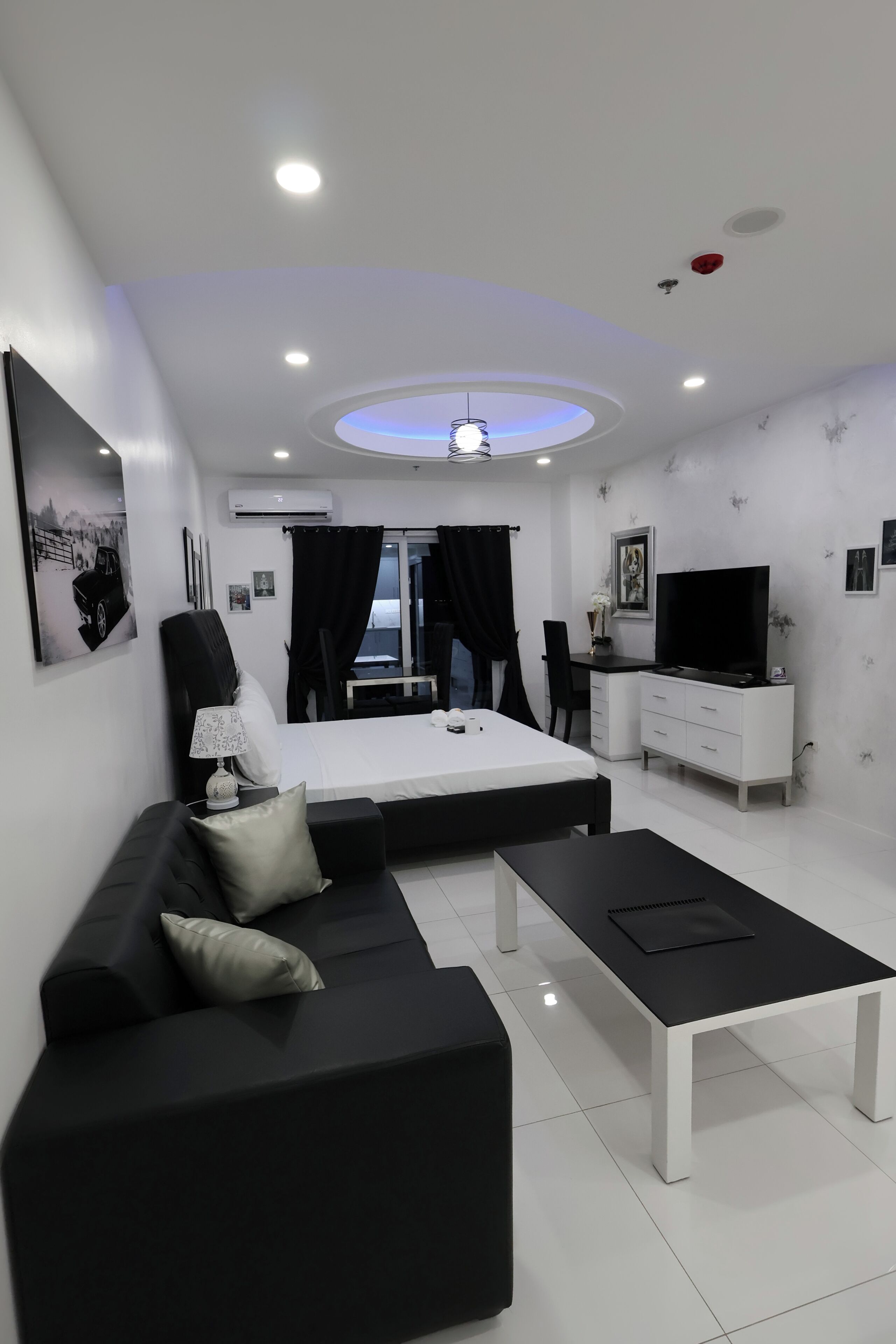 스탠다드 콘도, 킹사이즈침대 1개, 발코니, 시내 전망 | 내부