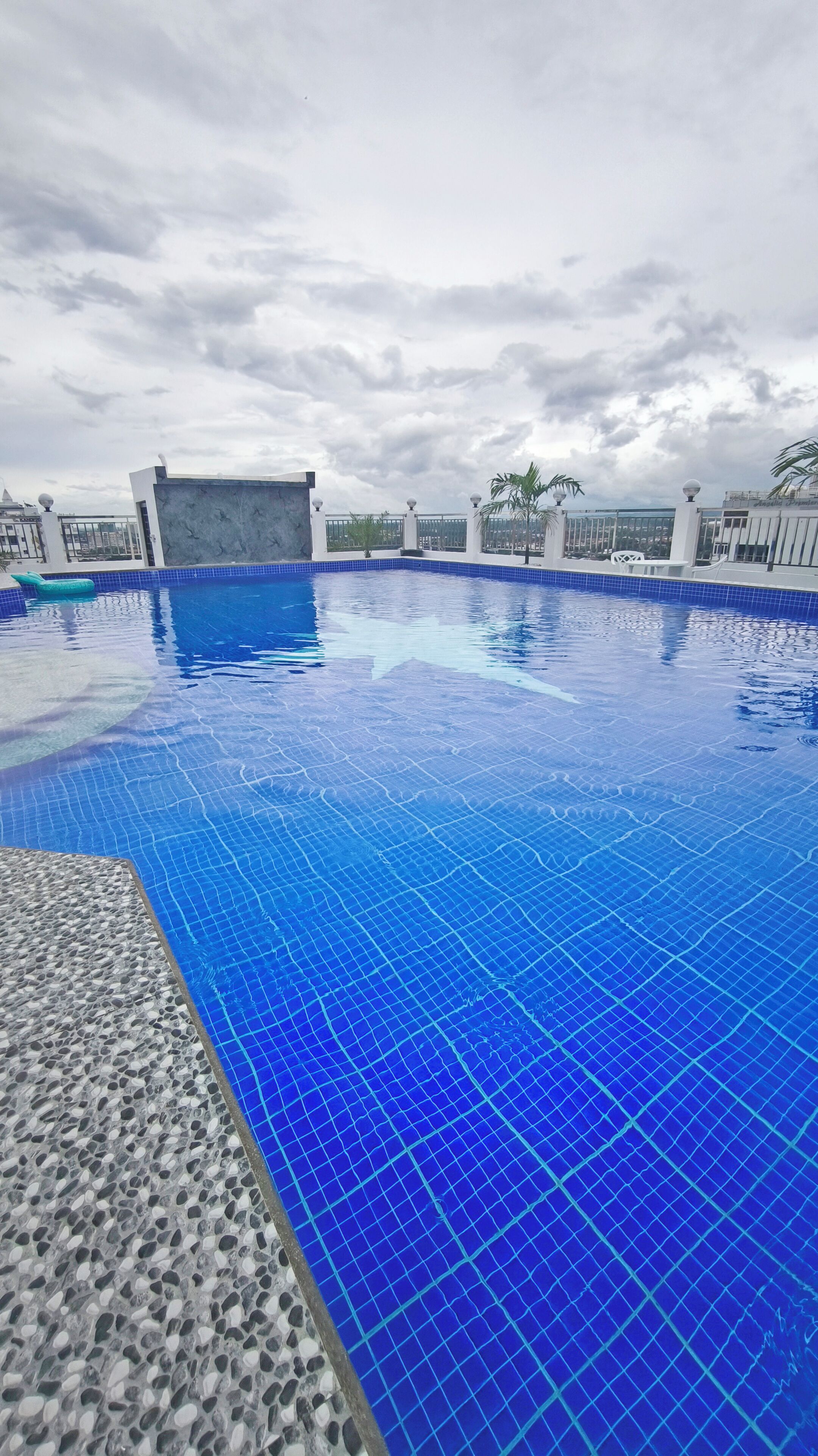 2 piscines extérieures