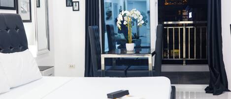 Standardlejlighed - 1 kingsize-seng - balkon - byudsigt | Pengeskab på værelset, gratis Wi-Fi