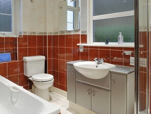 Towels - 4 bedroom accommodation in Palnackie, Castle Douglas (Palnackie, Castle Douglas)