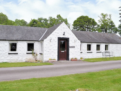 3 bedroom accommodation in Palnackie, Castle Douglas