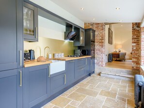 Dishwasher - Enchanted Cottage - UK12756 (Salhouse, near Norwich)