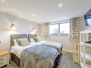 4 bedrooms, free WiFi