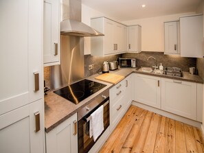 Dishwasher - 2 bedroom accommodation in Fort William (Fort William)
