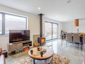 Living area - 5 bedroom accommodation in Kinlochleven (Kinlochleven)