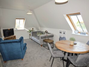 TV - Old Distillery Apartment (Fort William)