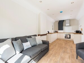 TV - 1 Monkbar Mews - UK2690 (York)