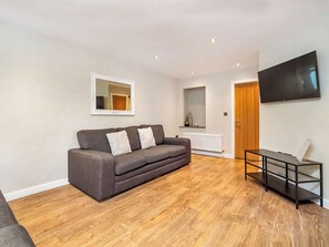 TV - 4 Monkbar Mews - UK2693 (York)