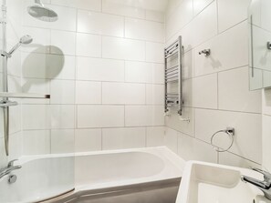 Towels - 4 Monkbar Mews - UK2693 (York)
