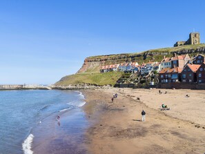Fishing - A historical cottage, tucked away in the heart of Whitby’s old town. (Whitby)