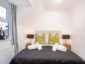 2 bedrooms, free WiFi - Minsters Reach Apartment Four - UK2749 (York)