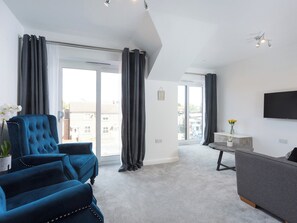 TV - 1 bedroom accommodation in York (York)