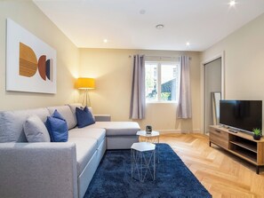 TV - 1 bedroom accommodation in York (York)