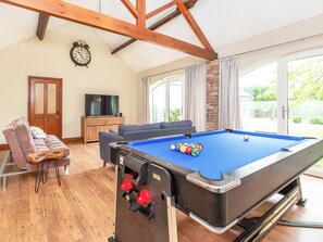 Games room - 3 bedroom accommodation in Strensall (Strensall)