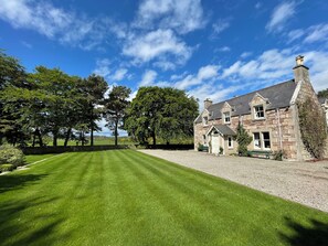 Property grounds - Balloan House-UK7383 (Dornoch)