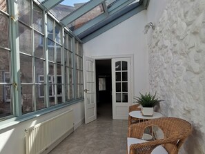 Outdoor dining - 3 bedroom accommodation in Berwick-Upon-Tweed (Berwick-Upon-Tweed)
