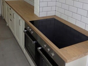 Dishwasher - Snowdon Retreat Villa (Llandudno)