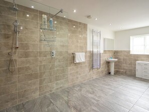 Towels - Sycamore Cottage-UK2785 (Penmaenmawr, near Conwy)