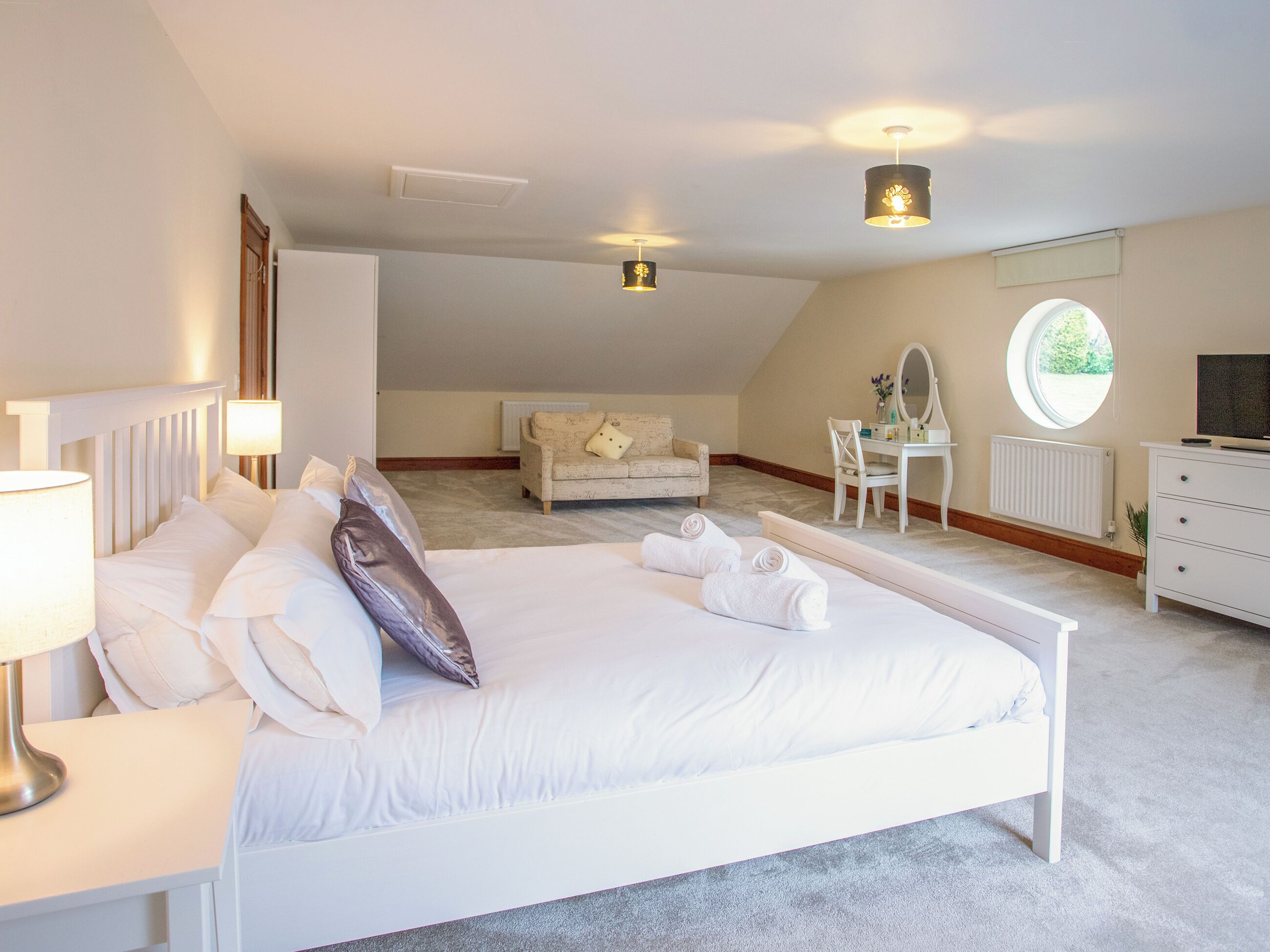 4 bedrooms, free WiFi