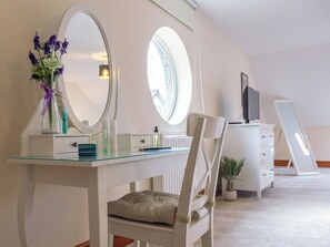 Interior - Willow Cottage-UK2788 (Penmaenmawr, near Conwy)