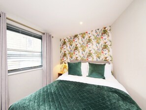 2 bedrooms, free WiFi - The Holgate Snug - UK2808 (York)