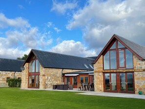 Exterior - Balloan Steading- East - UK7524 (Dornoch)
