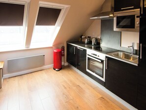 Lavavajillas y periquera 