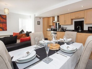 Dining - 2 bedroom accommodation in York (York)
